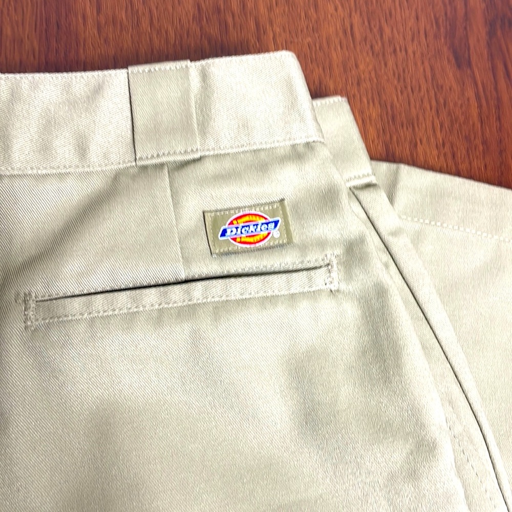 Men’s gently worn 46x30 Khaki . dickies work pants